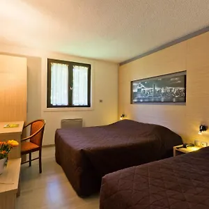 Albhotel Grill 2*, Alby-sur-Cheran Frankreich